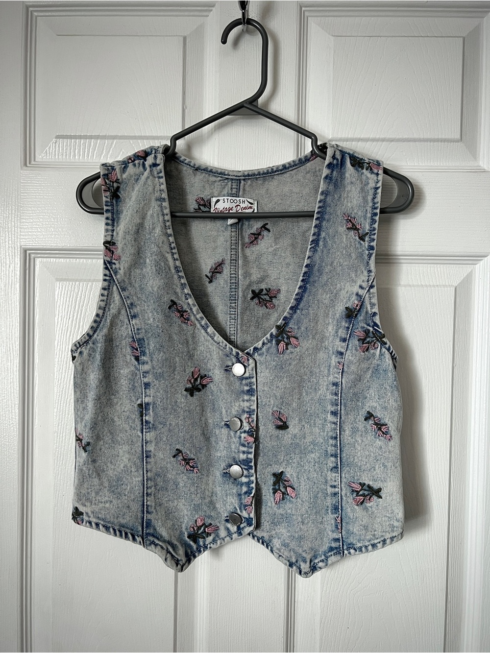 STOOSH • Vintage Denim light wash jean vest flower embroidery tailored Y2K
